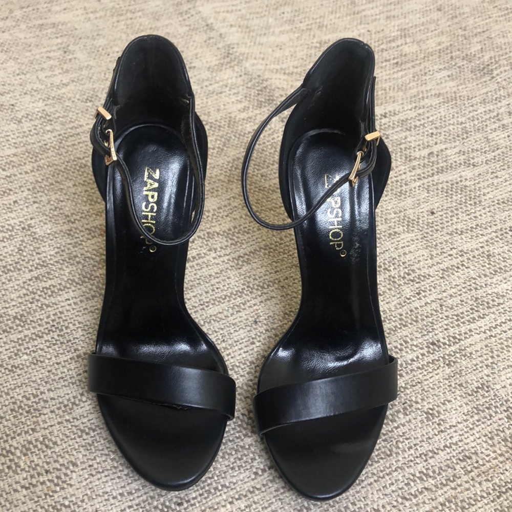 ZAPSHOES BLACK SANDALS SIZE 36